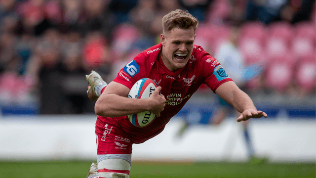 Super Scarlets Topple Leinster